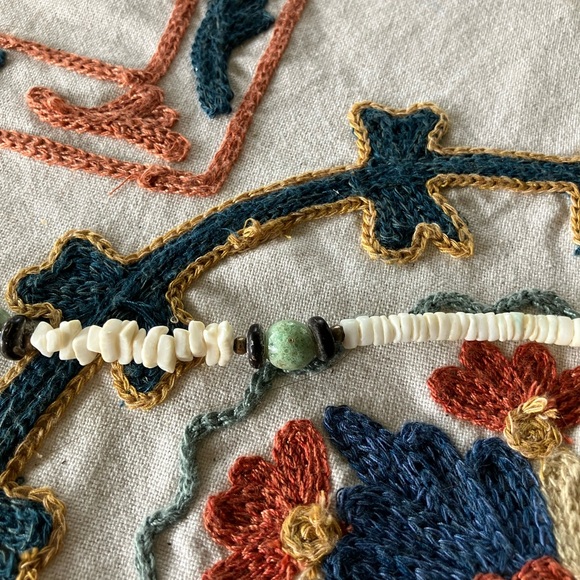 ALL CORAL WHITE AND GREEN NECKLACE 18” BARREL CLASP - Picture 11 of 17